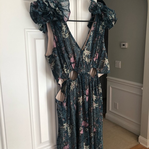 Elliatt x Revolve Kristen Cut Out Dress. Size Small - Picture 4 of 13